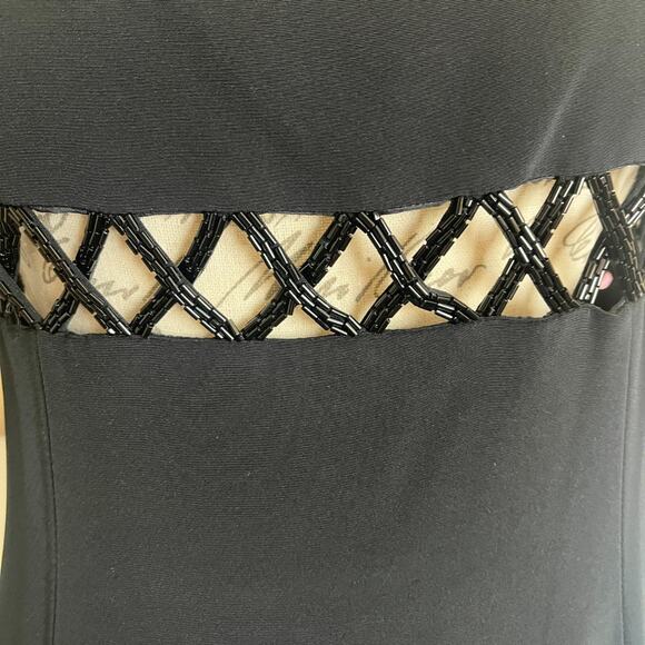 Black evening gown with embellishments - Picture 4 of 8